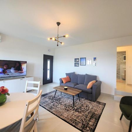 Apartment Big Blue Maslenica Bagian luar foto