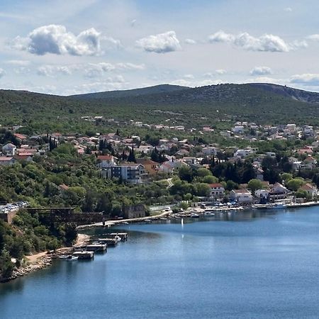 Apartment Big Blue Maslenica Bagian luar foto