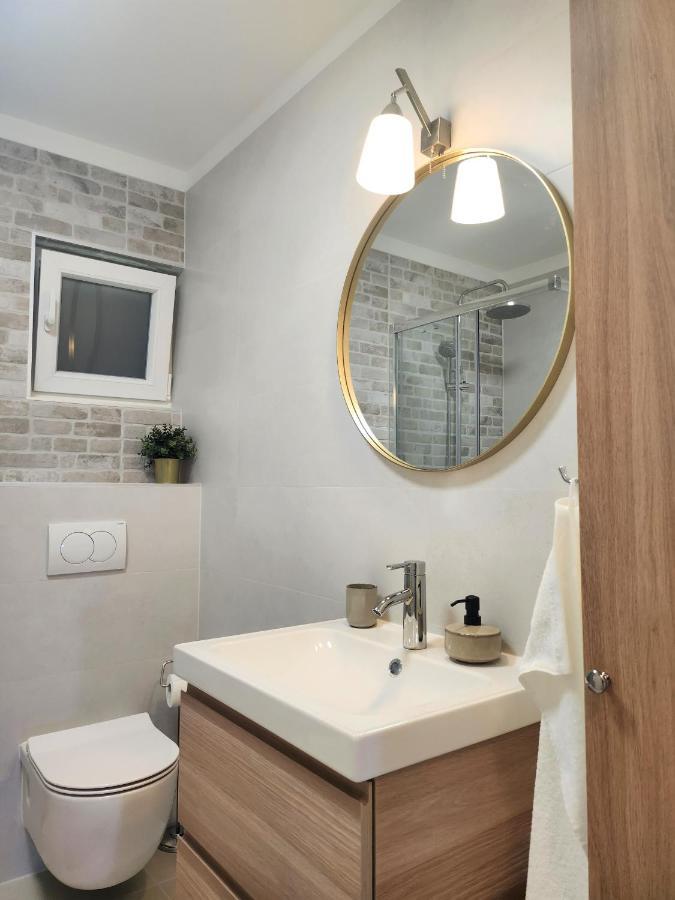 Apartment Big Blue Maslenica Bagian luar foto