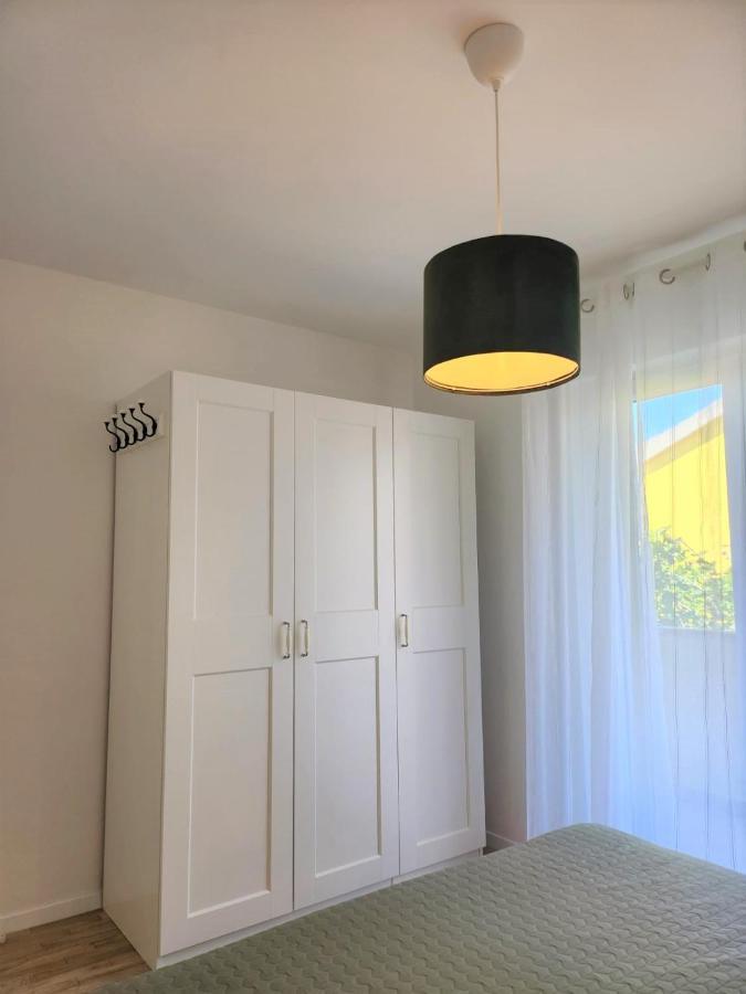 Apartment Big Blue Maslenica Bagian luar foto