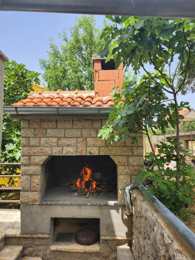 Apartment Big Blue Maslenica Bagian luar foto