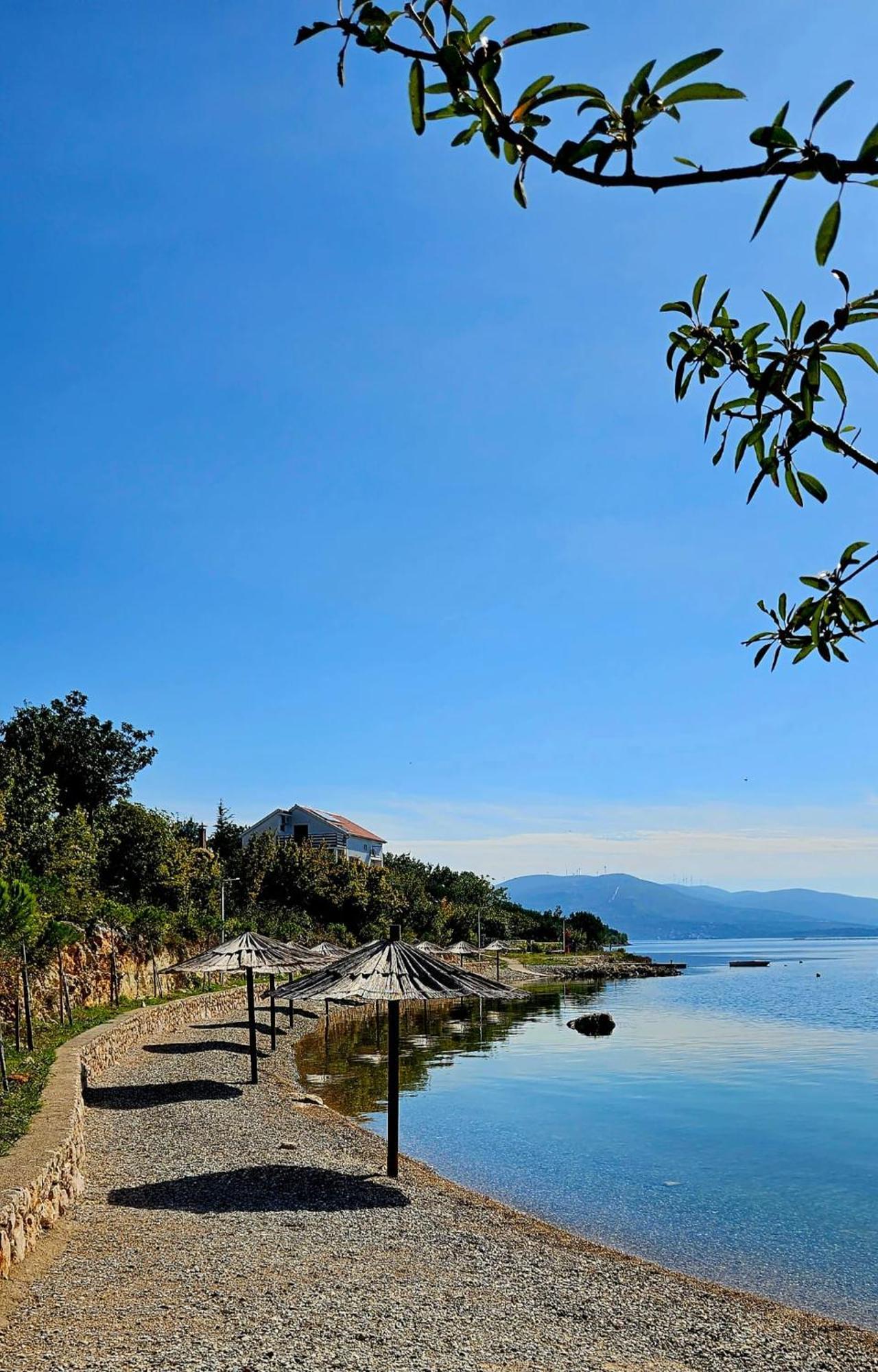 Apartment Big Blue Maslenica Bagian luar foto
