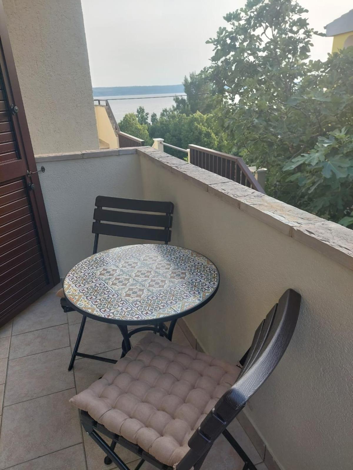 Apartment Big Blue Maslenica Bagian luar foto