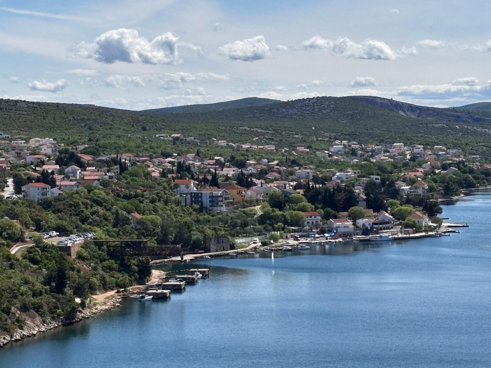Apartment Big Blue Maslenica Bagian luar foto